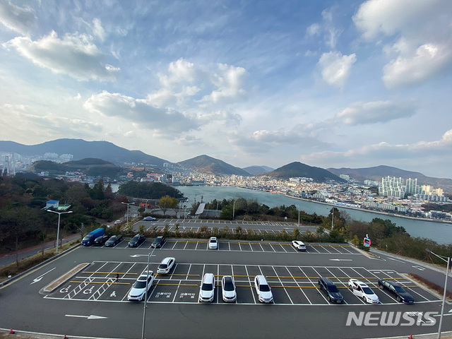 전남 여수시 돌산공원 주차장