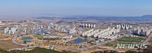 [예산=뉴시스]충남 혁신도시로 지정된 내포신도시 전경(사진=예산군 제공) 