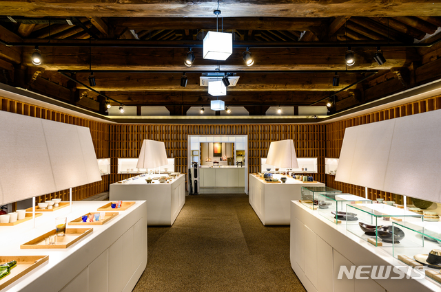 [전주=뉴시스]윤난슬 기자 = 한국전통문화전당은 2021년 전주공예품전시관에 신규 입점할 우수 공예 상품을 새롭게 모집한다고 19일 밝혔다.(사진=전당 제공) 