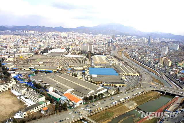 [광주=뉴시스]이창우 기자 = 광주 북구에 소재한 옛 전남·일신방직 항공사진. (사진=뉴시스DB)