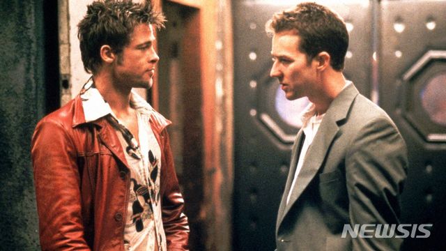 [서울=뉴시스] 영화 '파이트클럽' 스틸. (사진=왓챠 제공) 2021.01.22 photo@newsis.com