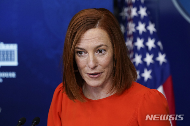 [워싱턴=AP/뉴시스]젠 사키 백악관 대변인이 21일(현지시간) 백악관 기자실에서 일일 브리핑을 하고 있다. 2021.01.22.