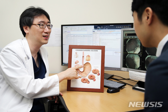 10명 중 1명꼴 '소화성궤양'…자극적 음식 피해야