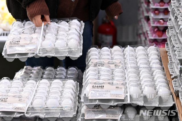 [오산=뉴시스] 김종택기자 = 백색란인 미국산 계란. 2021.01.28. jtk@newsis.com