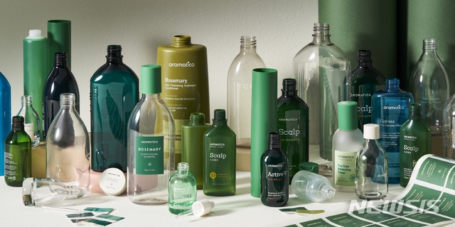 [서울=뉴시스]아로마티카 샴푸 제품 용기 교체