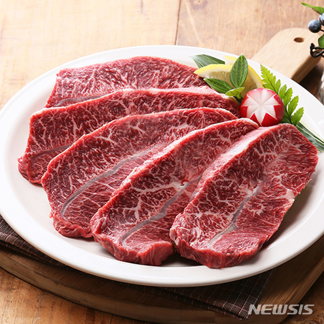 [산청=뉴시스] 지리산 청정골 산청 유기농 한우.