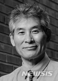 [전주=뉴시스]윤난슬 기자 = 강준만 전북대학교 교수.(뉴시스DB) 