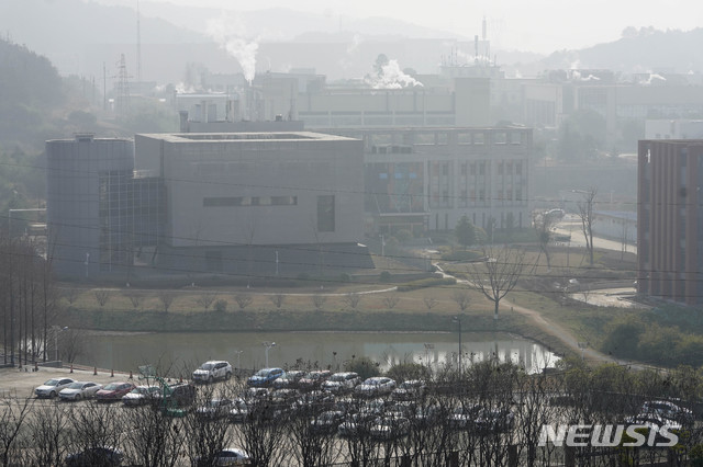 [우한=AP/뉴시스] 지난 2월 3일 중국 후베이성 우한시의 바이러스연구소내 생물안전 4급(P4) 실험실 전경. 2021.05.31.