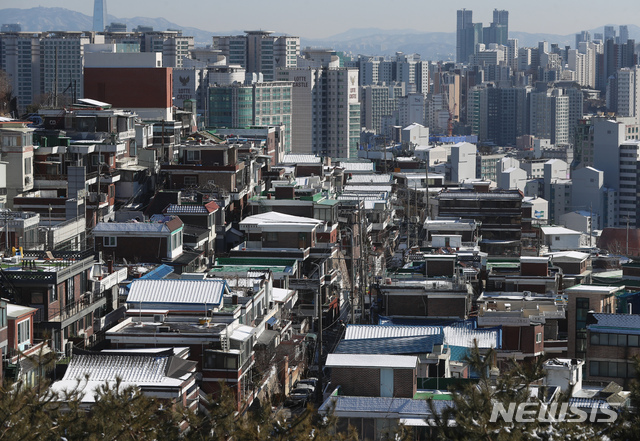83만채 물량폭탄 '2·4대책' 1년…치솟던 집값, 안정 조짐