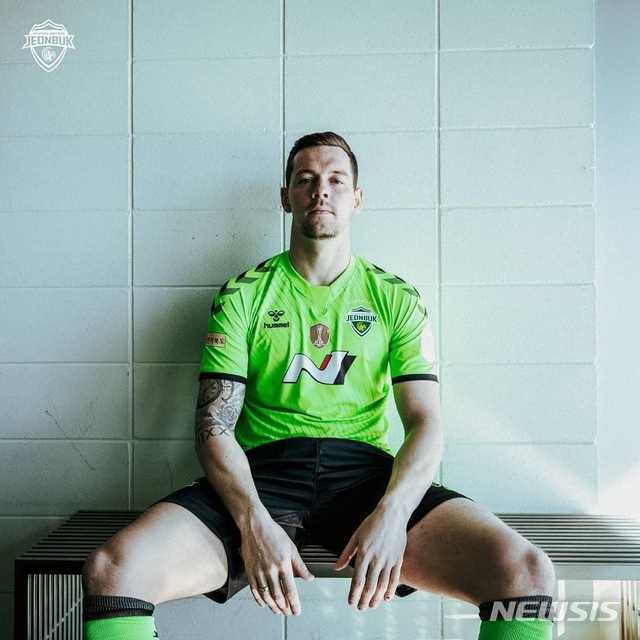 [서울=뉴시스] 전북 현대 유니폼을 입은 일류첸코. (사진=전북 현대 제공)