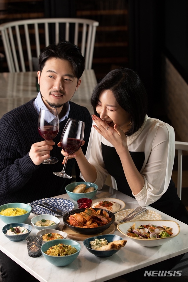 [서울=뉴시스]몬드리안 서울 이태원 '밸런타인데이 프로모션'