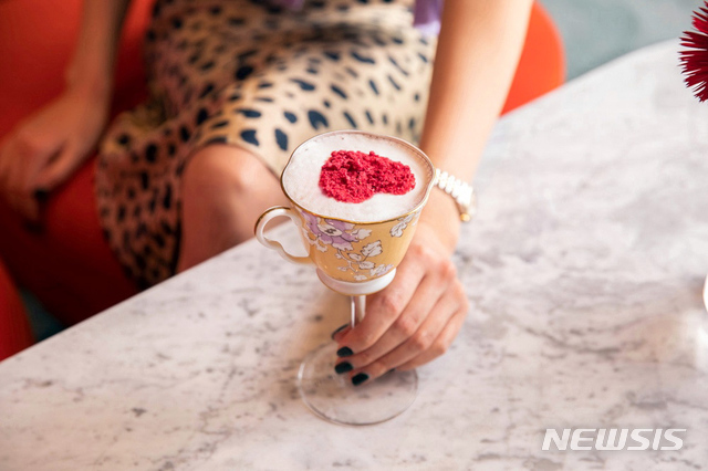 [서울=뉴시스]몬드리안 서울 이태원 '밸런타인데이 프로모션'