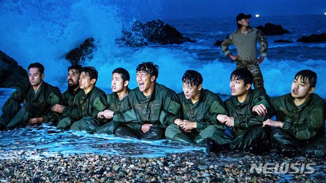 [서울=뉴시스] '가짜사나이2' 극장판 스틸. (사진=왓챠 제공) 2021.02.19 photo@newsis.com