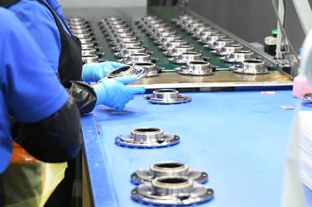 영주시 업체에서 베어링을 생산하고 있다. (사진=영주시 제공) *재판매 및 DB 금지