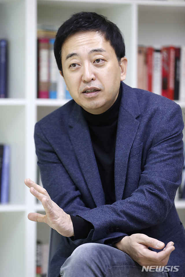 [서울=뉴시스]최동준 기자 = 금태섭 무소속 서울시장 예비후보가 22일 서울 용산구 사무실에서 뉴시스와 인터뷰를 하고 있다. 2021.02.23. photocdj@newsis.com