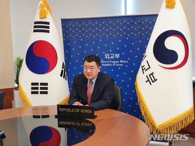 [서울=뉴시스] 최종건 제1차관은 2월23일 오전(현지 시간) 제네바 군축회의(CD: Conference on Disarmament) 고위급 회기 연설을 화상으로 실시했다. 2021.2.23 (사진/외교부 제공) photo@newsis.com