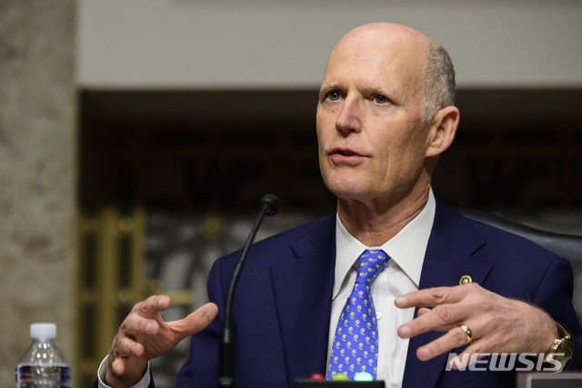 [워싱턴=AP/뉴시스]릭 스콧 미국 공화당 상원의원이 지난 2월23일(현지시간) 워싱턴DC 미 의사당에서 열린 청문회에서 발언하고 있다. 2021.06.03.