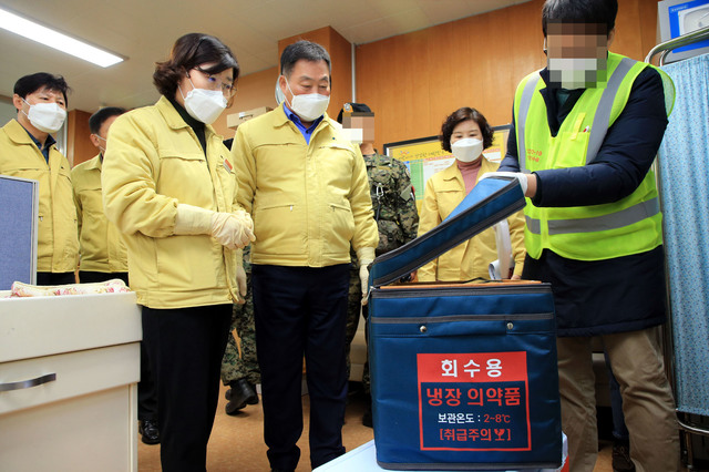 [무안=뉴시스] 무안군보건소 백신 도착. (사진=무안군 제공) 2021.02.25. photo@newsis.com *재판매 및 DB 금지