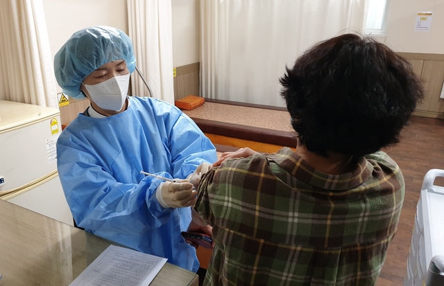 [르포]제1호 접종대상자 따라가봤다, 익산 모의접종 현장