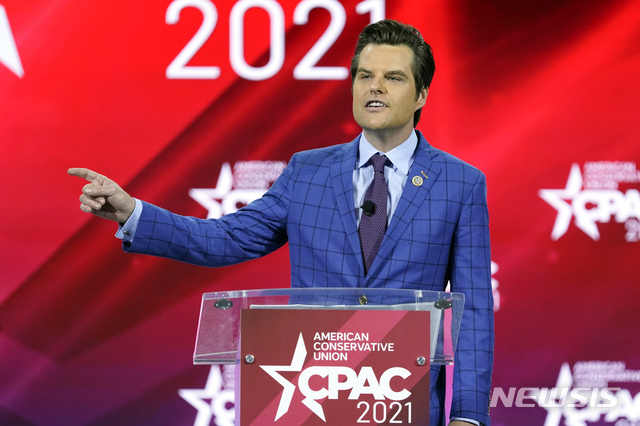 [올랜도=AP/뉴시스]미국 공화당 소속 맷 게이츠 하원의원이 지난 2월26일(현지시간) 플로리다 올랜도에서 열린 보수정치행동회의(CPAC)에서 연설하고 있다. 2021.04.02.