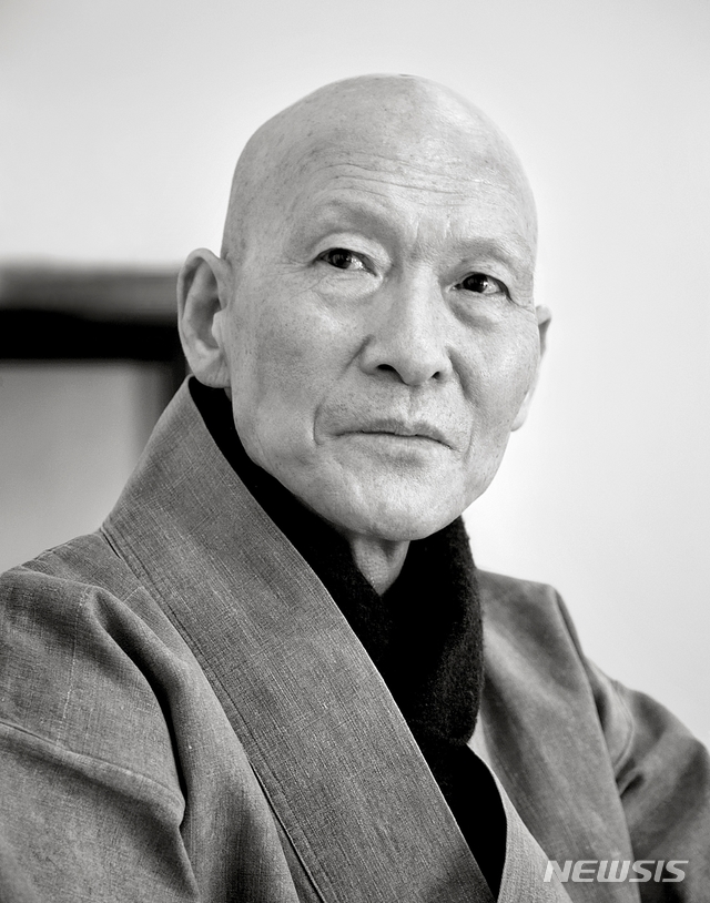 [서울=뉴시스]법정스님. (사진 = 맑고 향기롭게 제공) 2021.03.02.photo@newsis.com