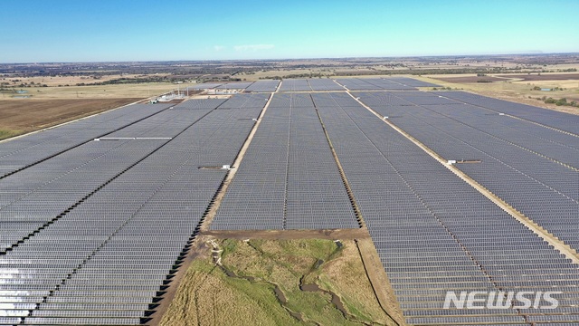 한화큐셀, 美 텍사스주 81㎿ 태양광 발전소 매각