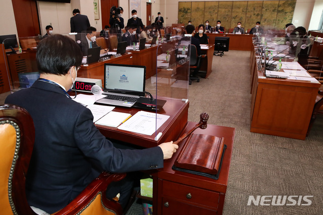 [서울=뉴시스]김진아 기자 = 3일 서울 여의도 국회에서 문화체육관광위원회 전체회의 스포츠클럽 육성법안 등에 대한 공청회가 열리고 있다. (공동취재사진) 2021.03.03. photo@newsis.com