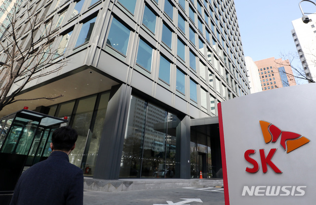 검찰, "화천대유 실소유주 최태원" 주장한 변호사 조사