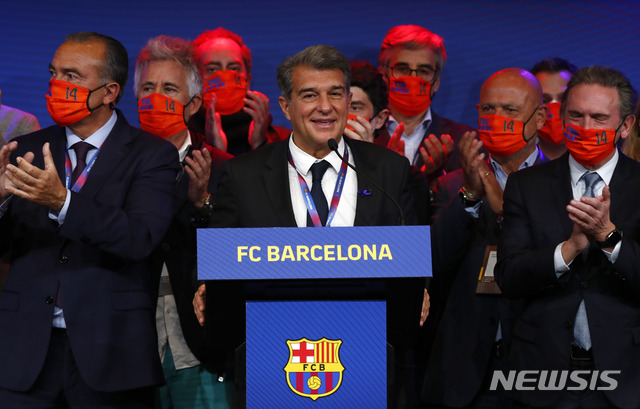 [바르셀로나=AP/뉴시스] FC바르셀로나 새 회장 후안 라포르타. 2021.03.07.