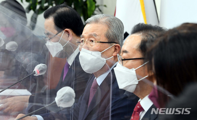 [서울=뉴시스]김진아 기자 = 김종인 국민의힘 비상대책위원장이 8일 서울 여의도 국회에서 열린 비상대책위원회의에서 발언하고 있다. (공동취재사진) 2021.03.08. photo@newsis.com