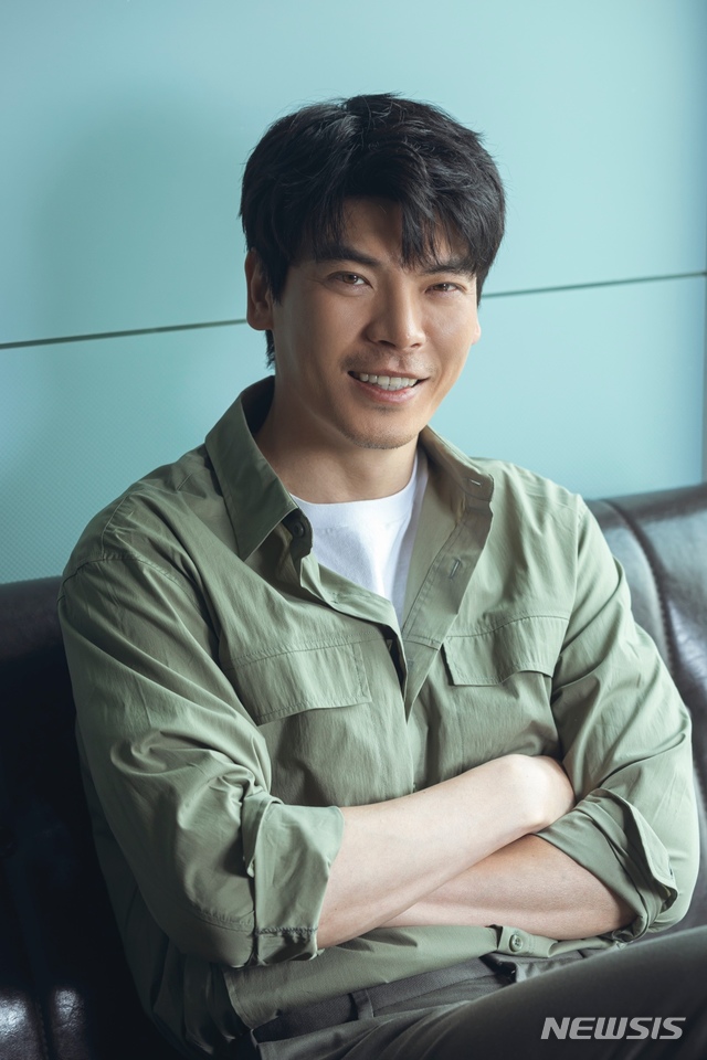 [서울=뉴시스] 배우 김성오 (사진 = 스튜디오 산타클로스) 2021.3.10. photo@newsis.com