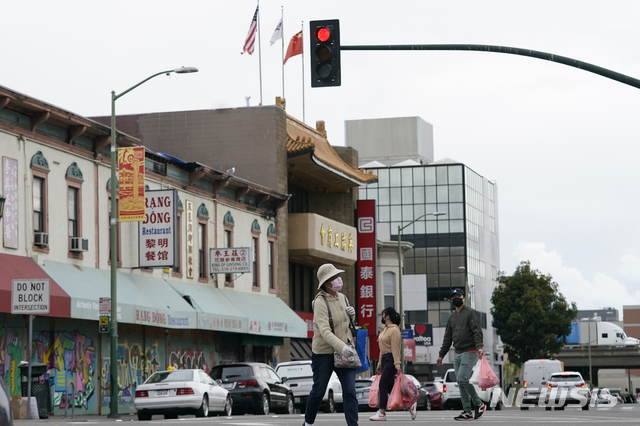 [오클랜드=AP/뉴시스] 3월9일(현지시간) 미국 캘리포니아주 오클랜드에 있는 차이나타운 풍경. 2021.05.05.