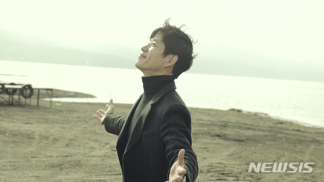 [서울=뉴시스] 영화 '스프링 송' 스틸. (사진=쥬네스엔터테인먼트 제공) 2021.03.11 photo@newsis.com