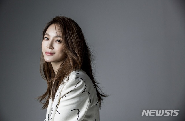 [서울=뉴시스]가수 왁스. (사진=운트스엔터테인먼트 제공) 2021.03.12. photo@newsis.com