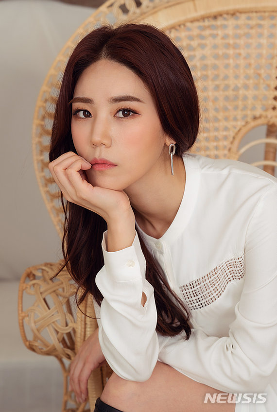 [서울=뉴시스] 가수 김연지. (사진=소속사 제공) 2021.03.13 photo@newsis.com