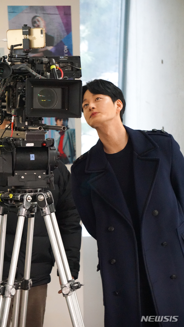 [서울=뉴시스]배우 이현욱. (사진=매니지먼트에어 제공) 2021.03.16. photo@newsis.com