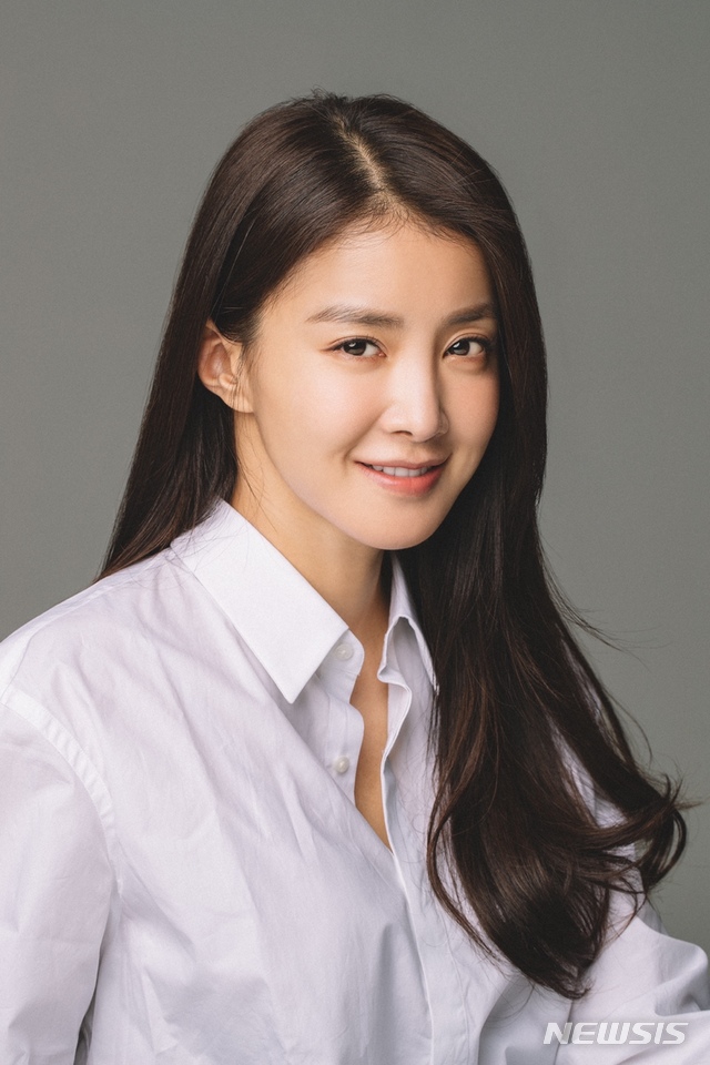 [서울=뉴시스] 2021년 캐리어에어컨 모델 이시영 (제공=캐리어에어컨) 