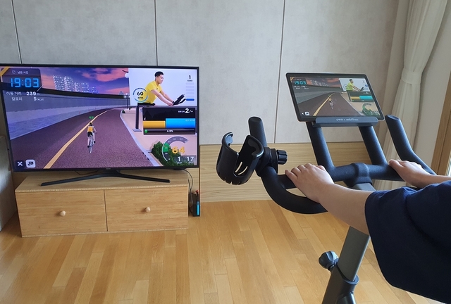 야나두, '야핏 사이클' 보급형 출시…"실내서 가상 라이딩"