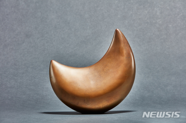 [서울=뉴시스]최만린, 0 99-7-1, 21x9x20㎝, 청동, 1999(사진=최만린미술관 제공)2021.03.18 photo@newsis.com