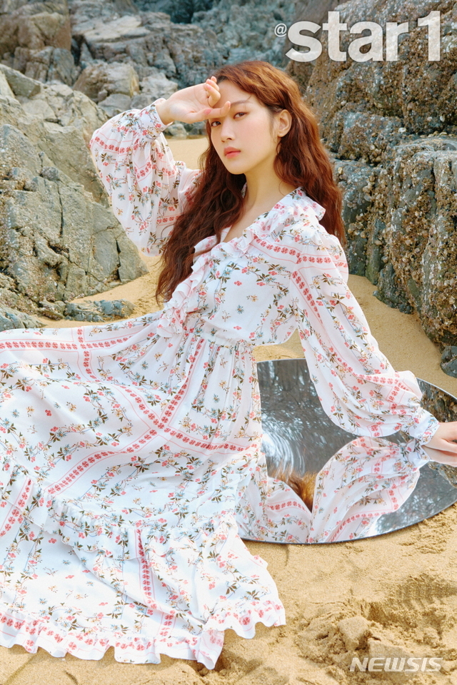 [서울=뉴시스] 문가영 화보. (사진=앳스타일 & 그림공작소 제공) 2021.03.18 photo@newsis.com