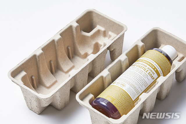 [서울=뉴시스]닥터 브로너스 친환경 배송 패키지 '재생지 펄프 몰드'