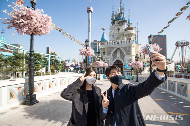 [서울=뉴시스]롯데월드 어드벤처 '매직아일랜드'의 '메인 브릿지'