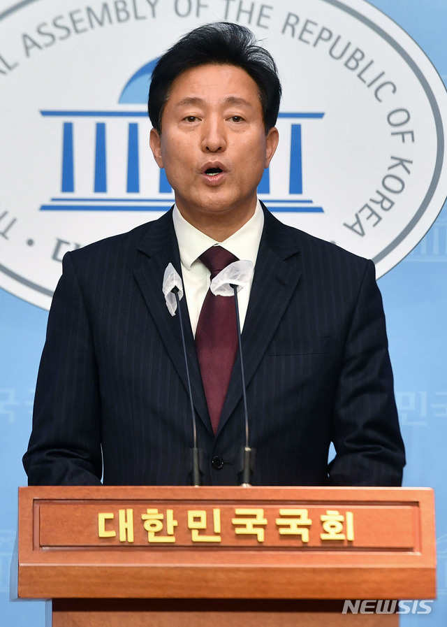 [서울=뉴시스]김진아 기자 = 오세훈 국민의힘 서울시장 후보가 지난 19일 오후 서울 여의도 국회 소통관에서 기자회견을 하고 있다. (공동취재사진) 2021.03.19. photo@newsis.com