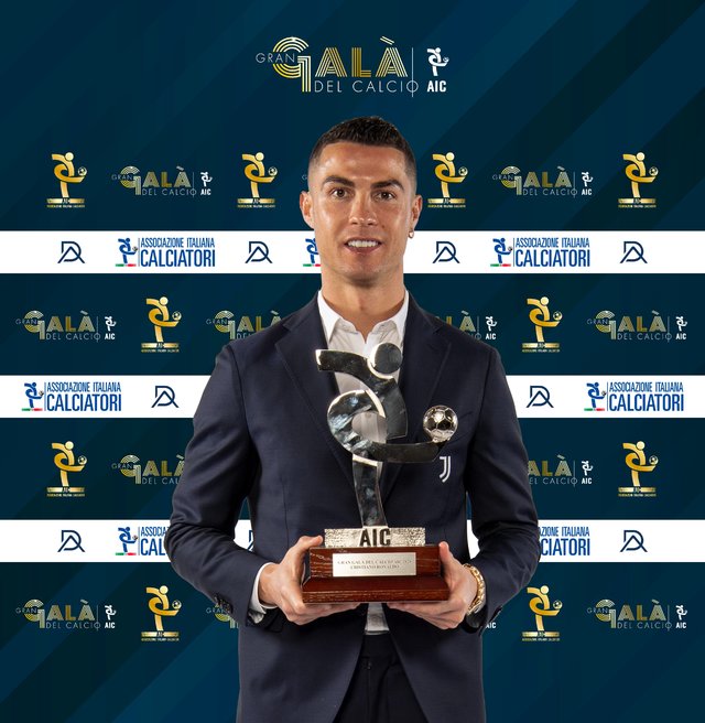 [서울=뉴시스] 이탈리아축구선수협회(AIC) 선정 세리에A 올해의 선수에 뽑힌 호날두. (캡처=유벤투스 소셜미디어)
