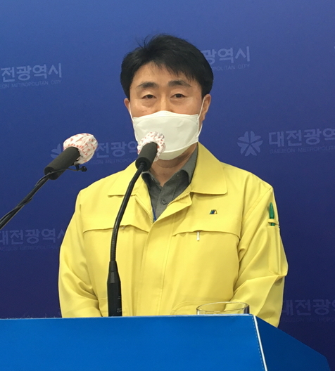 [대전=뉴시스]조명휘 기자 = 손철웅 대전시 문화체육관광국장이 23일 오후 시청 기자실에서 문체부 공모사업인 '2021 지역기반 음악창작소 조성사업' 선정 내용을 설명하고 있다. 2021.03.23. photo@newsis.com *재판매 및 DB 금지