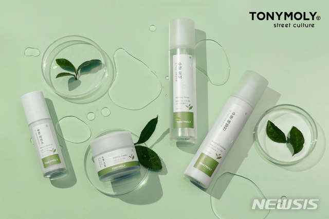 [서울=뉴시스]토니모리 '더 그린티 트루바이옴' 제품