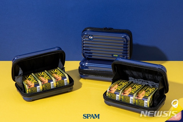CJ제일제당, '뚜껑 없는 스팸' 담은 한정판 굿즈 출시 