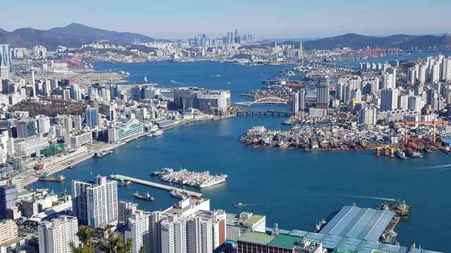  [부산=뉴시스] 허상천 기자 =  부산시는 시민주도형 참여와 마을공동체 자율적 삶의 방식 변화를 통해 생활 속 온실가스 감축을 실천토록 하는 ‘부산형 저탄소 마을’ 16곳을 선정했다고 12일 밝혔다. 2021.05.12. photo@newsis.com *재판매 및 DB 금지