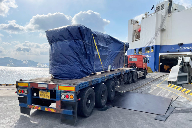 현대글로비스 자동차 운반선에 열교환기가 선적되고 있다. 2021.03.25. (사진=현대글로비스 제공) *재판매 및 DB 금지