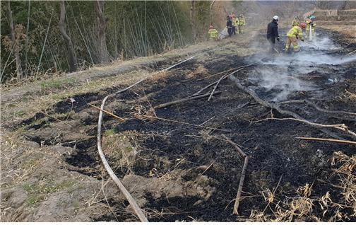 [산청=뉴시스] 산청소방서 농사철 들불화재. *재판매 및 DB 금지